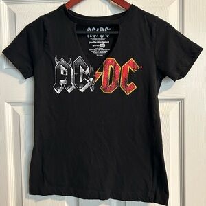 Women’s AC/DC t shirt -‎ Small
